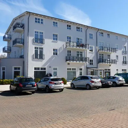14 Im Haus Huehnergott - 4 Personen, Parkplatz Inclusive Апартаменты Зеллин